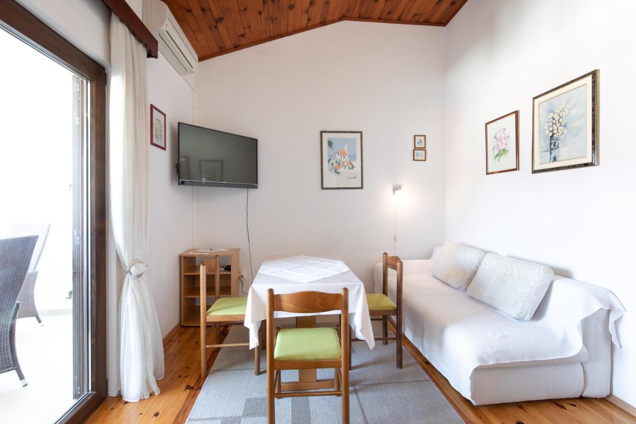 Apartamento Marica A2 - Nr 1 *